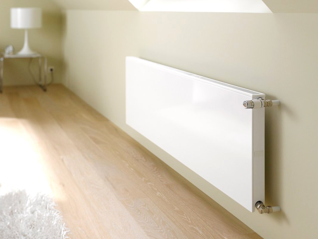 Kermi Therm X2 Plan-K Тип 11 PKO 63.305.2305. Радиатор гладкий ,  высота - 305, длина - 2305, глубина - 63. Подключение - Боковое. Сторона подключения - правая. Без термовентиля. Ral 9016. Тепловая мощность 1370 Вт