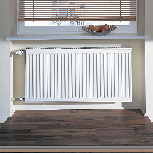 Kermi Therm X2 V-Profil Тип 11 FTV 61.400.500. Радиатор профильный ,  высота - 400, длина - 500, глубина - 61. Подключение - Нижнее. Сторона подключения - правая. С термовентилем. Ral 9016. Тепловая мощность 425 Вт